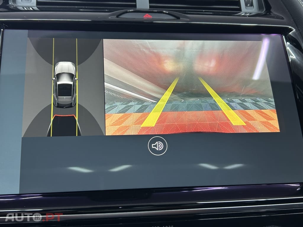 Jaguar E-Pace 1.5 P300e R-Dynamic HSE AWD Aut.