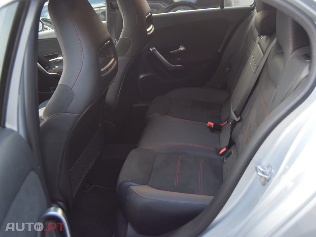 Mercedes-Benz A 250 e AMG Line