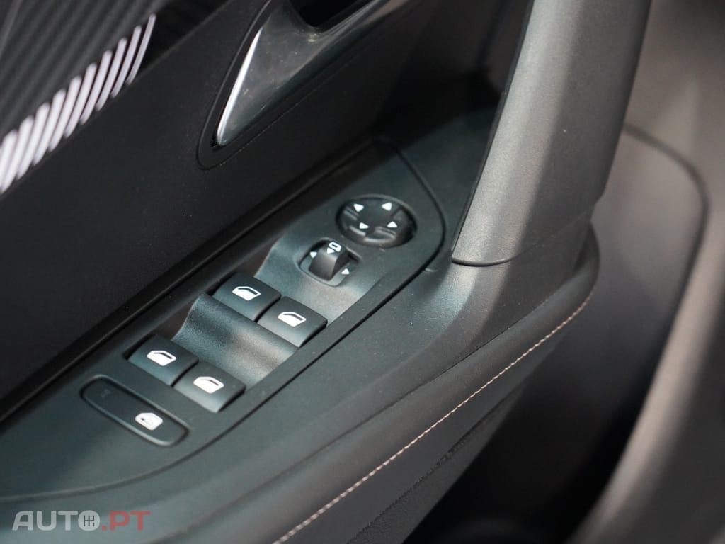 Peugeot 2008 1.2 PureTech Allure