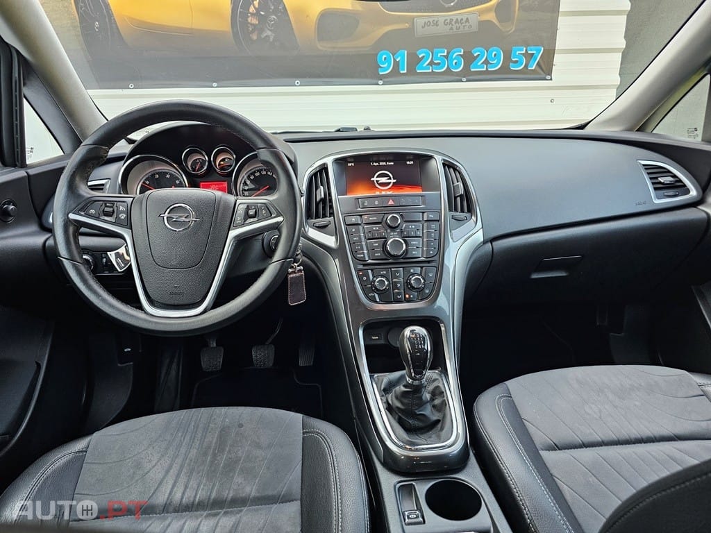 Opel Astra 1.6 CDTi Cosmo S/S J18