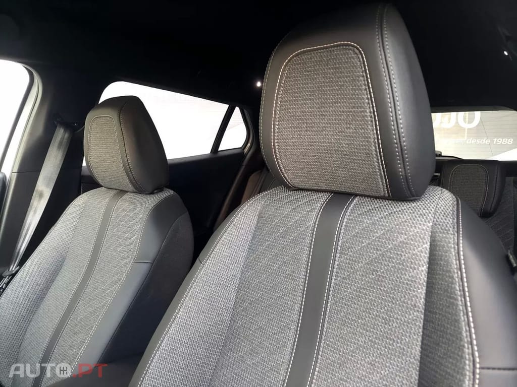 Peugeot 2008 1.2 Hybrid Allure e-DCS6