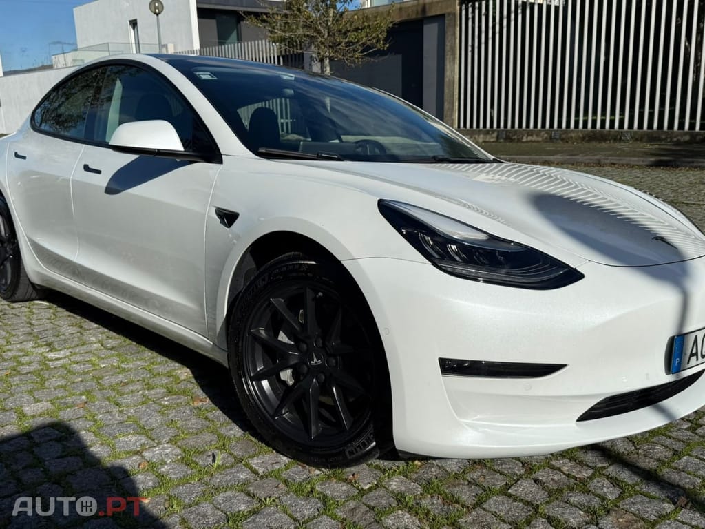 Tesla Model 3 Long Range AWD Dual Motor