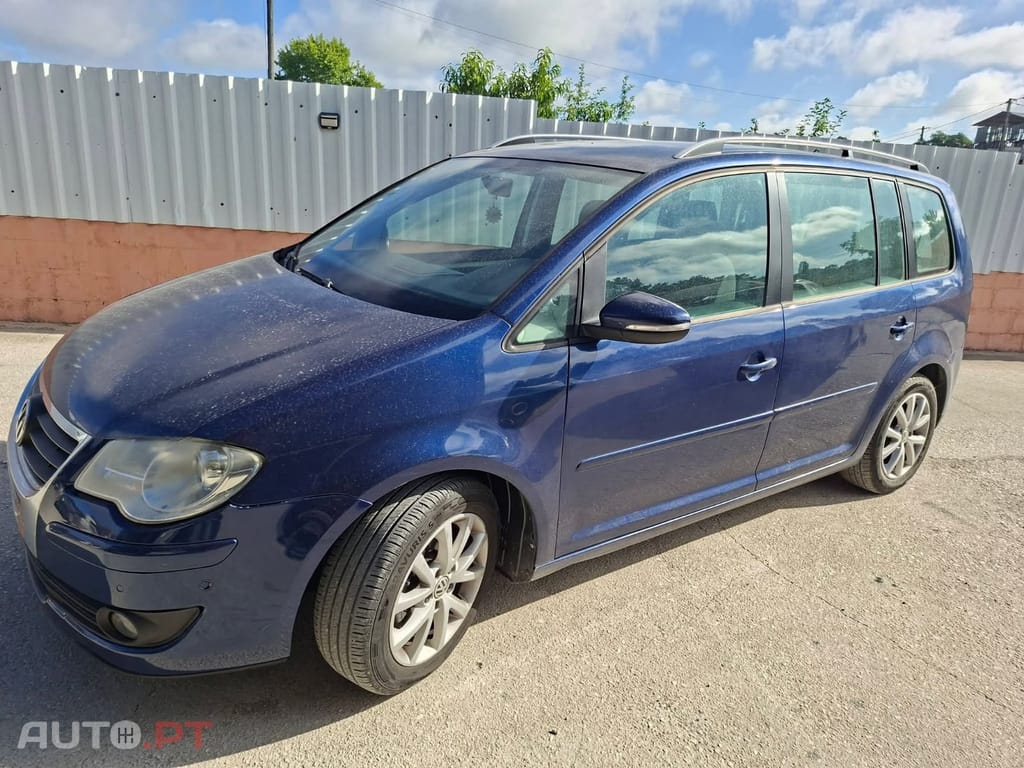 Volkswagen Touran 7 lugares Blue motion