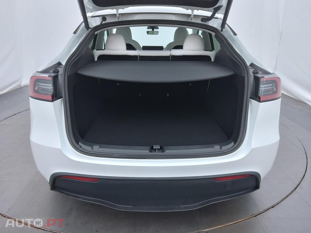 Tesla Model Y Long Range Dual Motor AWD
