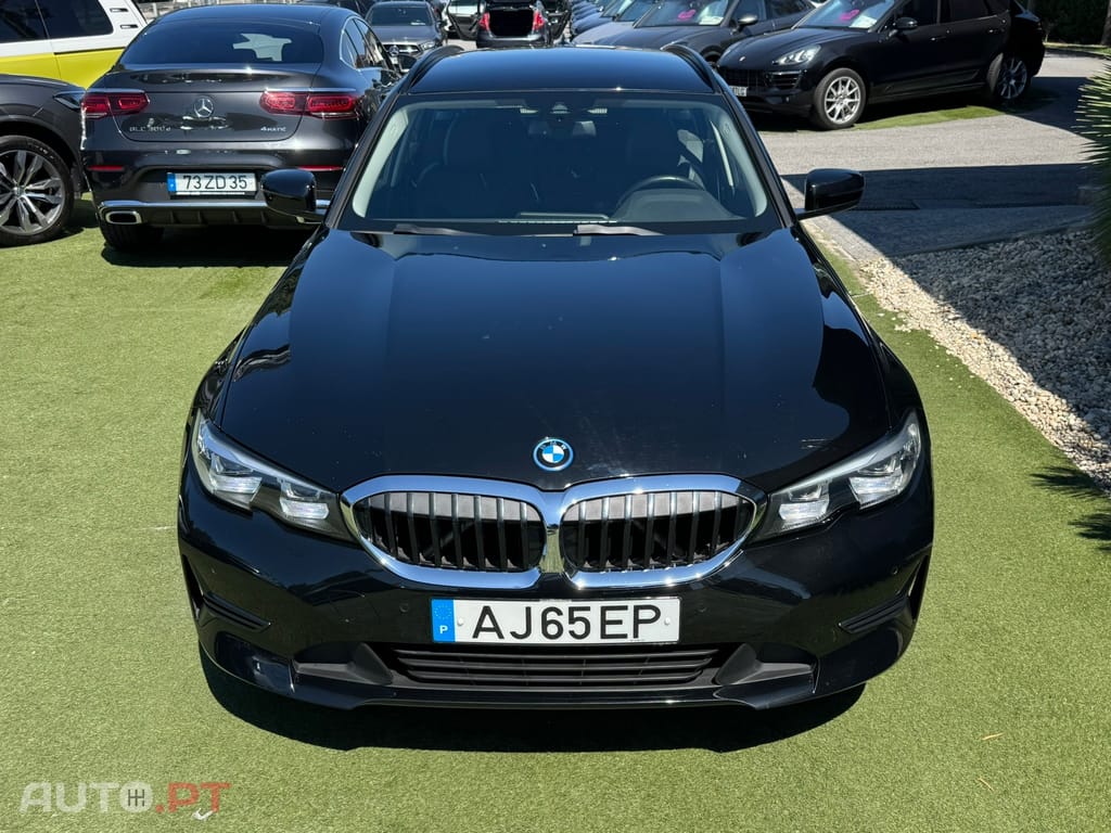 BMW 330 e Touring Auto