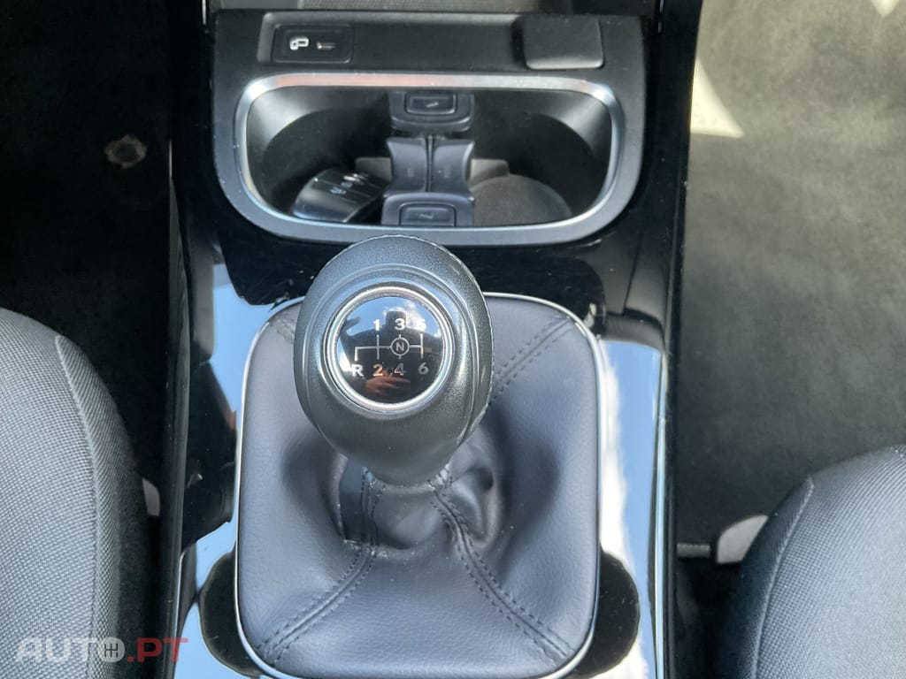 Mercedes-Benz CLA 180 d Shooting Brake Business Solutions