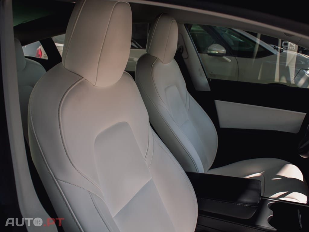 Tesla Model 3 Standard Range Plus RWD