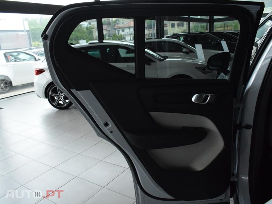 Volvo XC40 1.5 T5 PHEV R-Design Expression