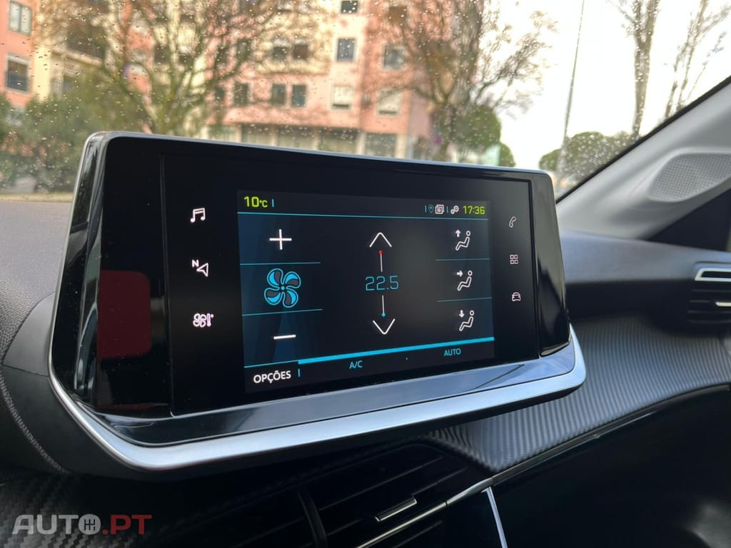 Peugeot E-208 50 kWh SE Style