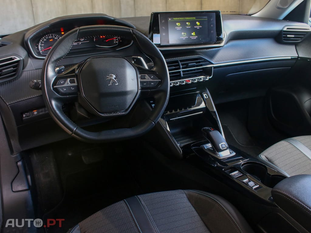 Peugeot 2008 1.2 PureTech Allure EAT8