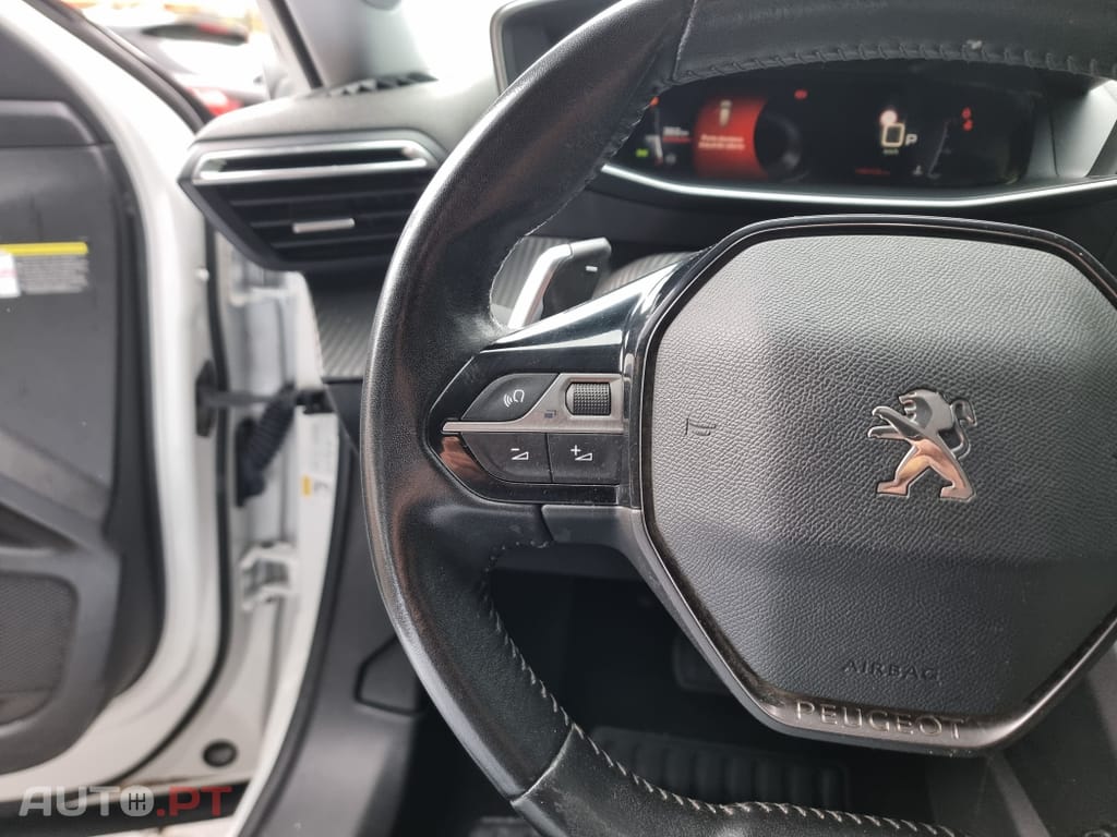 Peugeot 2008 1.5 BlueHDi Allure Pack EAT8