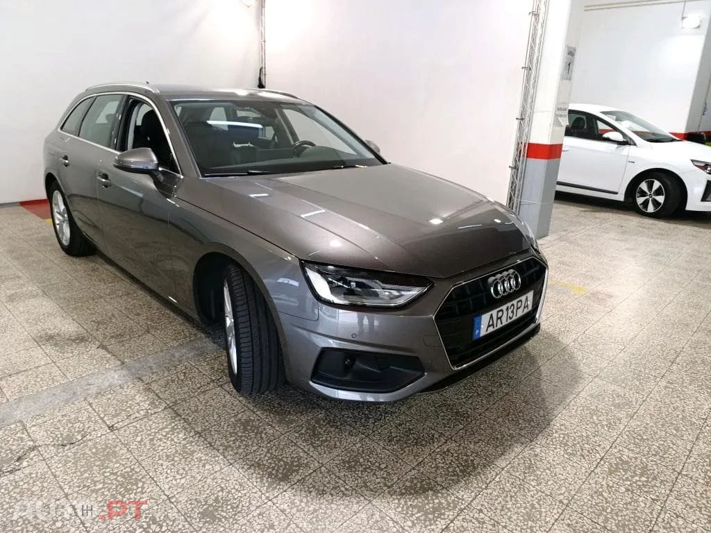 Audi A4 Avant 30 TDI S tronic