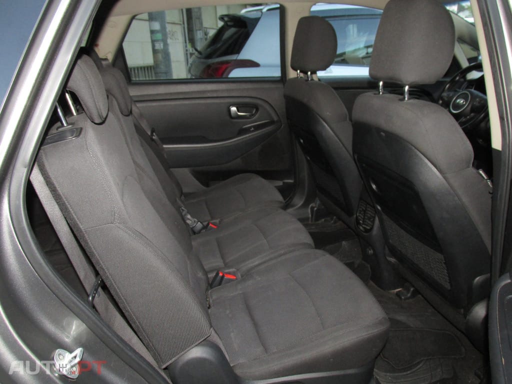 Kia Carens 1.7 CRDi ISG TX