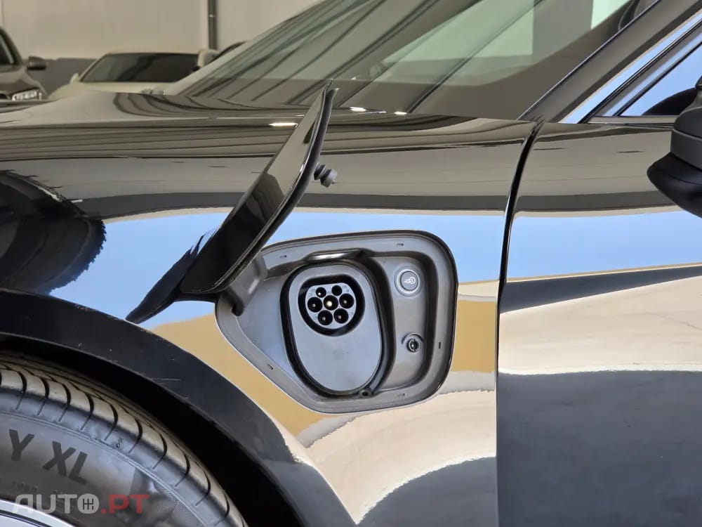Porsche Taycan 4