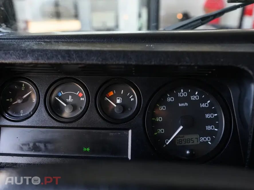 Land Rover Defender 90 SW 2.5 Td5 E