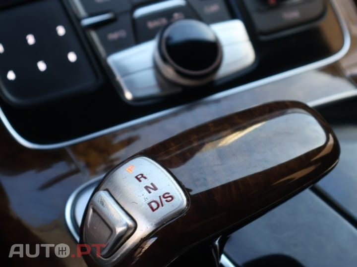 Audi A8 3.0 TDi V6 quattro