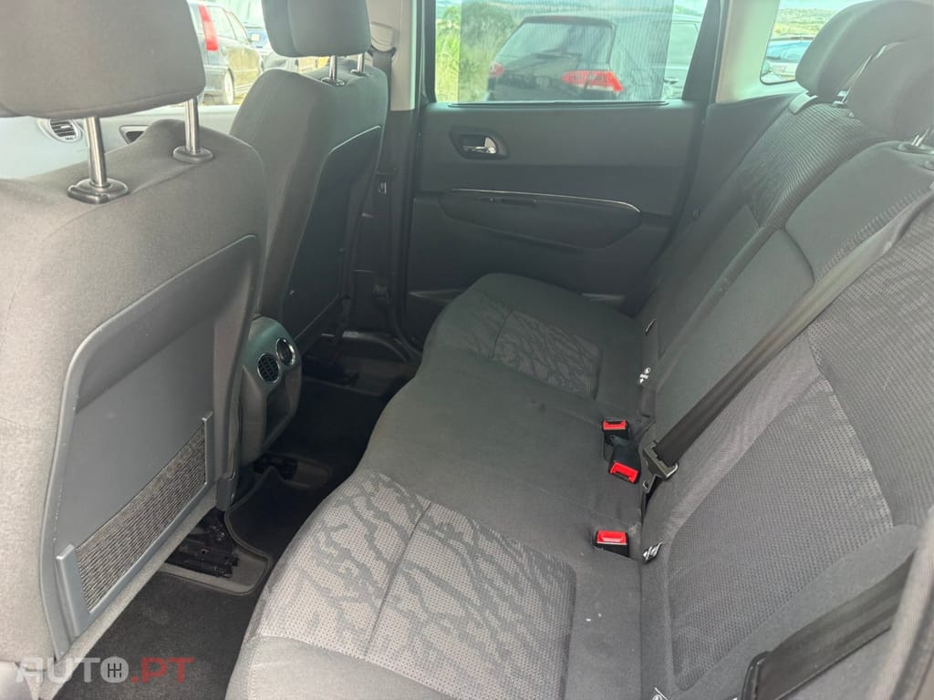 Peugeot 3008 1.6 e-HDi Active 2-Tronic