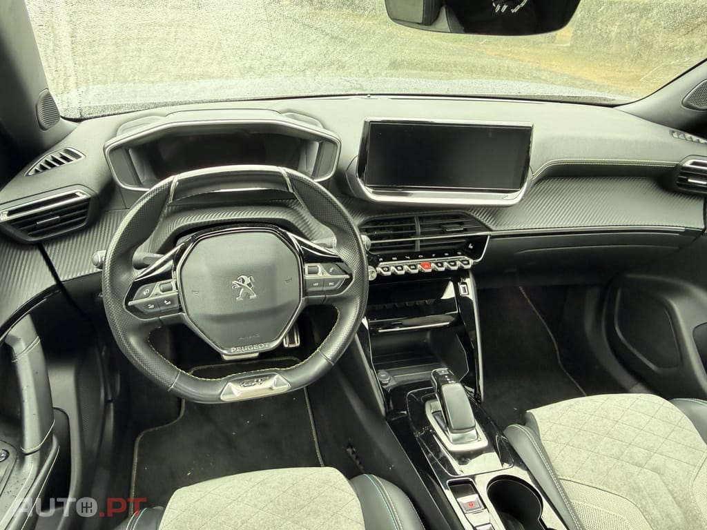 Peugeot E-2008 54 kWh GT