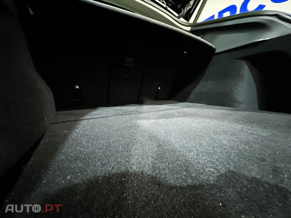 Tesla Model Y Long Range Dual Motor AWD