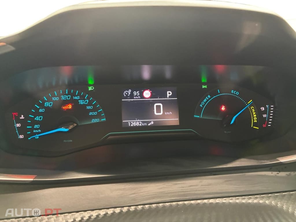 Peugeot 2008 1.2 Hybrid Style e-DCS6