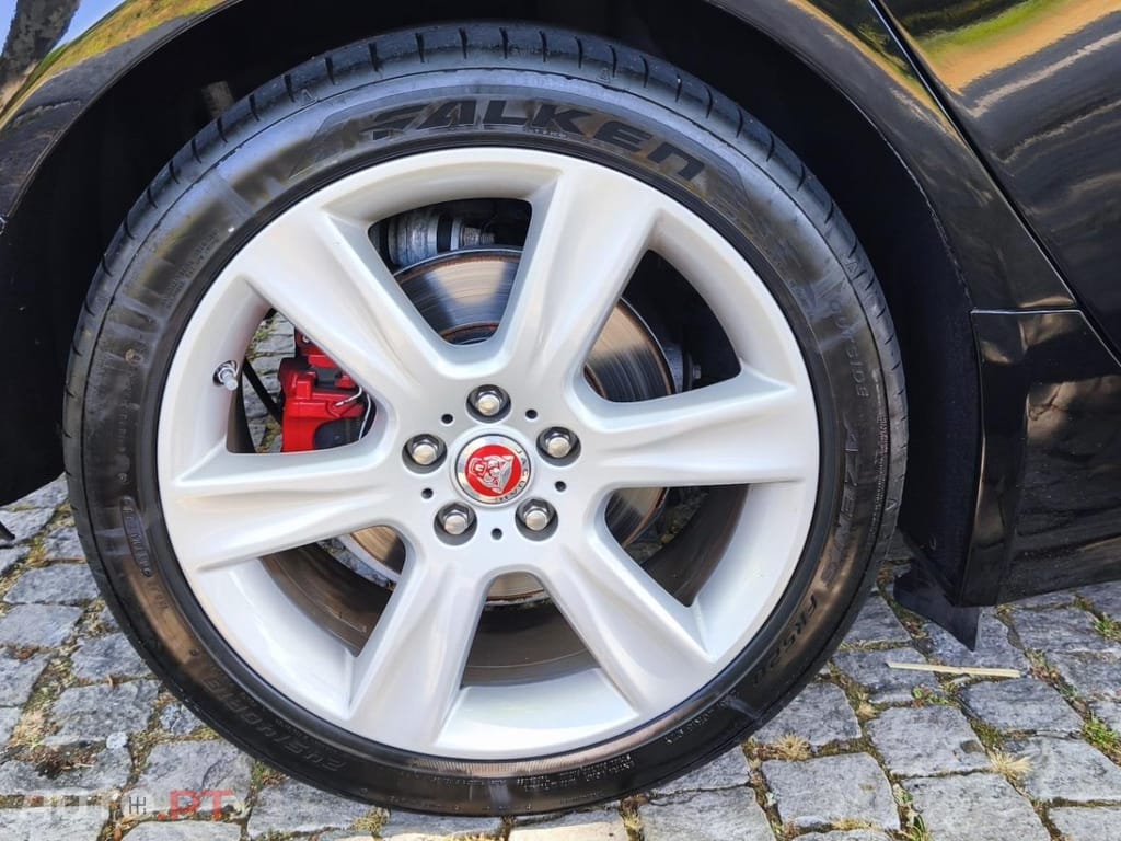 Jaguar XE 2.0 D Portfolio Aut.