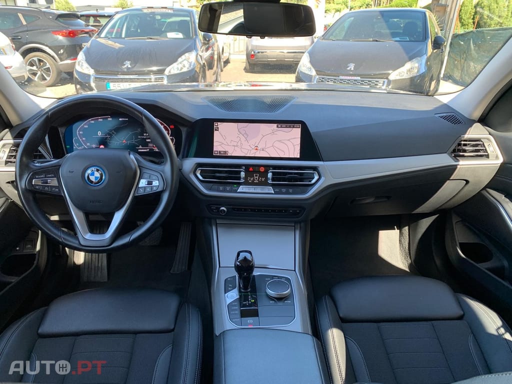 BMW 330 e Touring Line Luxury Auto