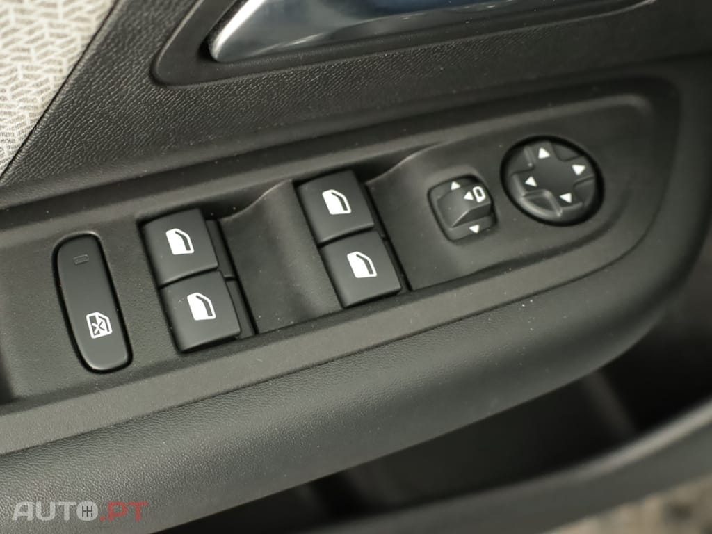 Citroen C4 C4 1.2 PureTech Plus EAT8