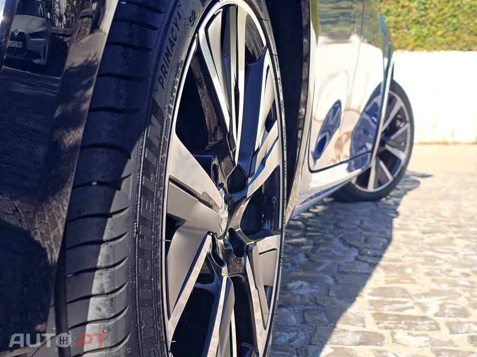 Peugeot 208 1.2 Puretech GT EAT8