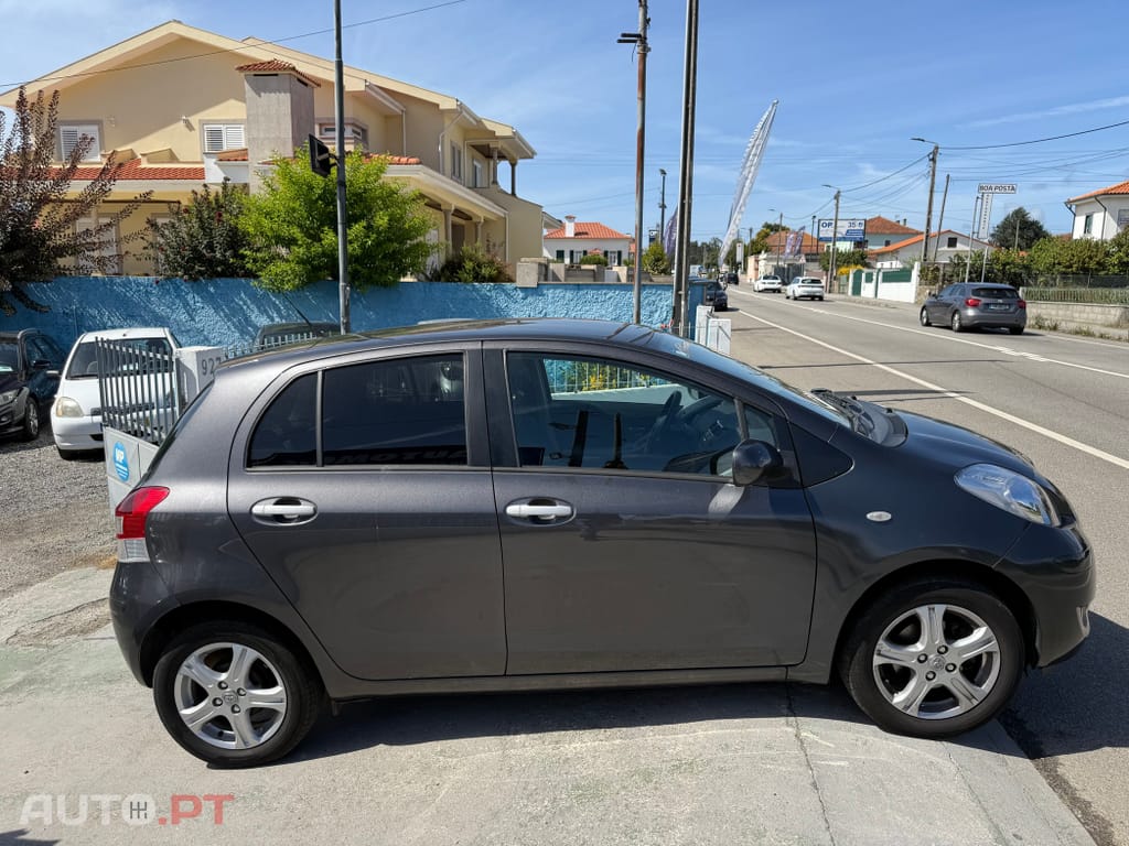 Toyota Yaris 1.0 VVT-i AC Manual