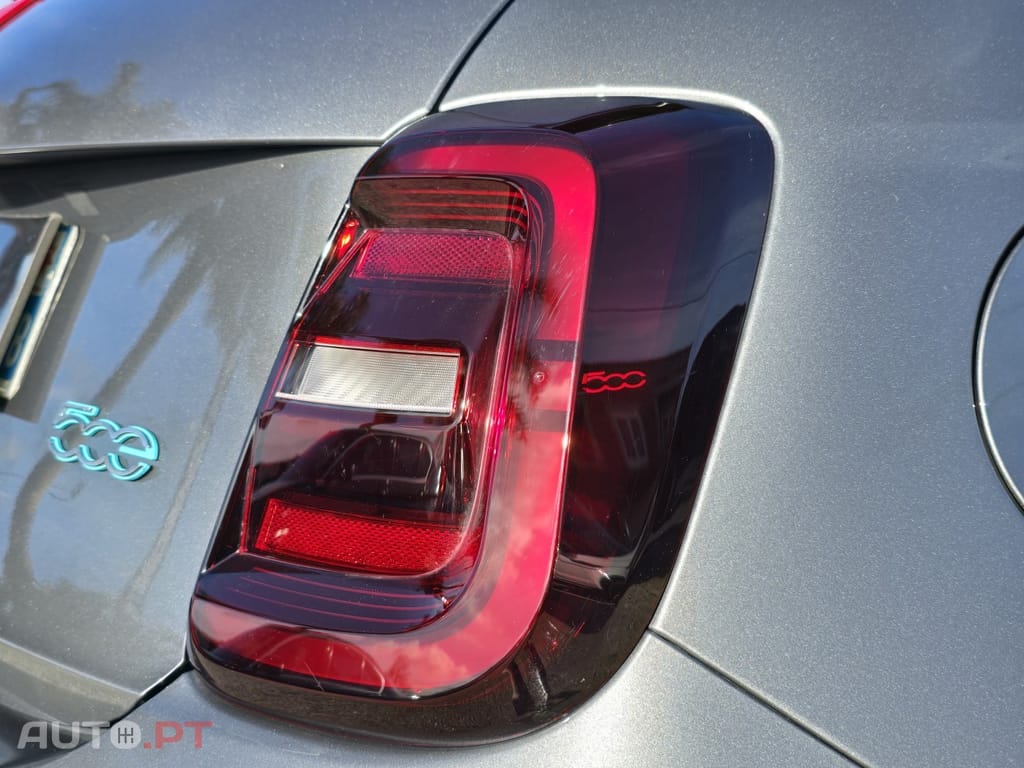 Fiat 500e (RED)