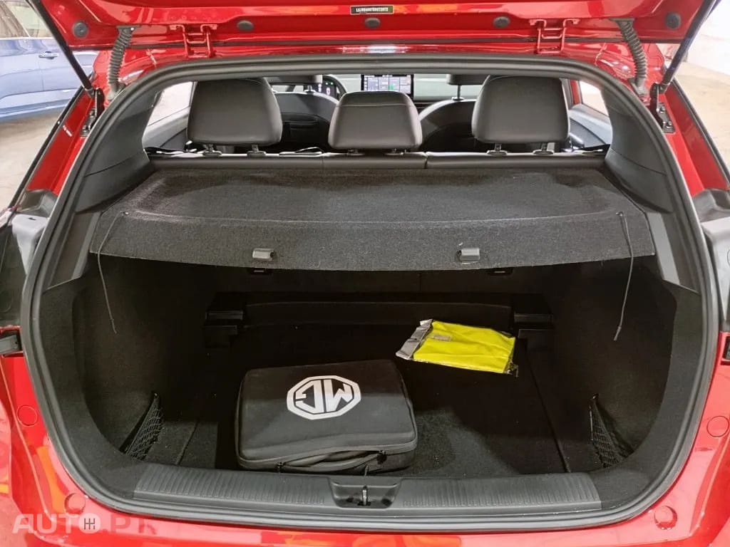 MG MG4 77 kWh Extended Range Luxury