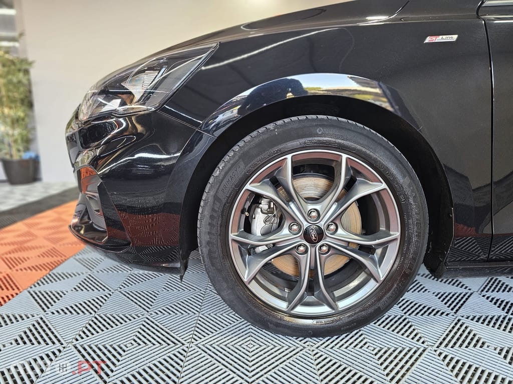 Ford Focus SW 1.5 TDCi EcoBlue ST-Line