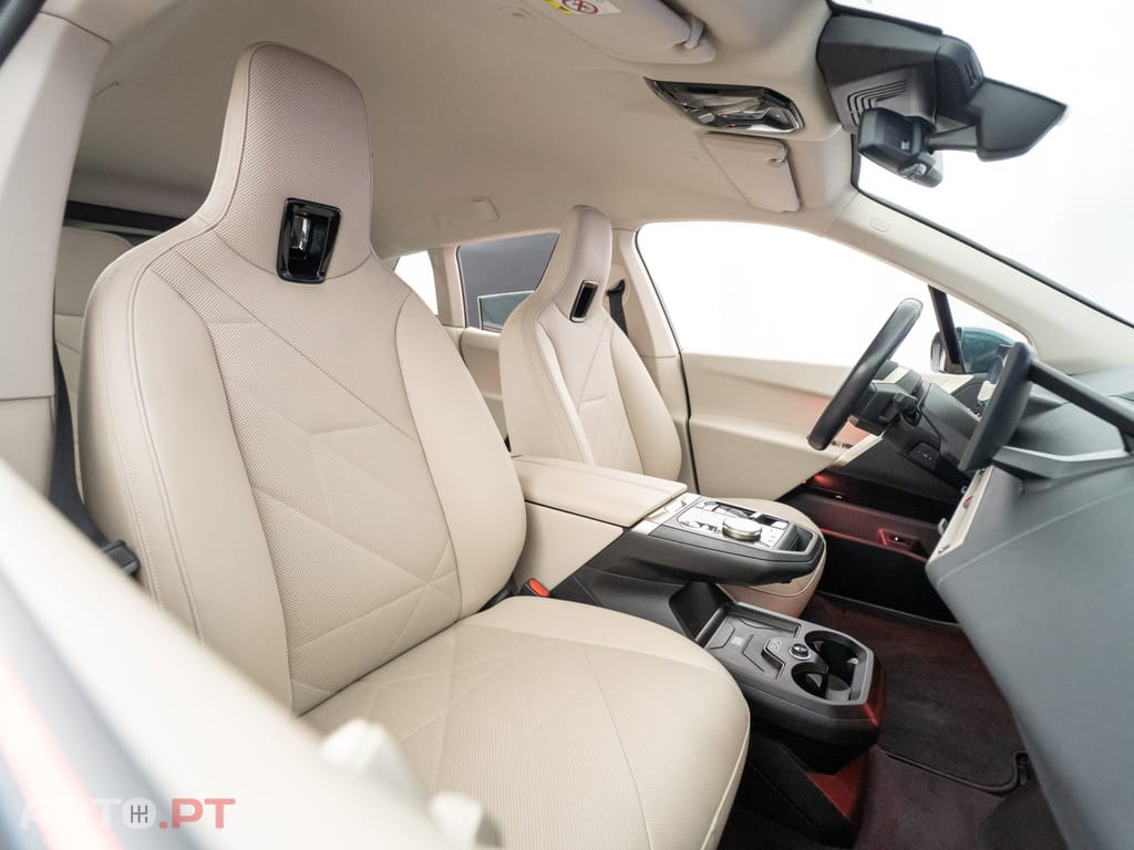 BMW iX xDrive 40