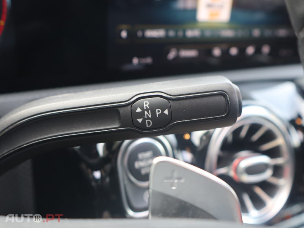 Mercedes-Benz CLA 180 d Shooting Brake AMG Premium Plus