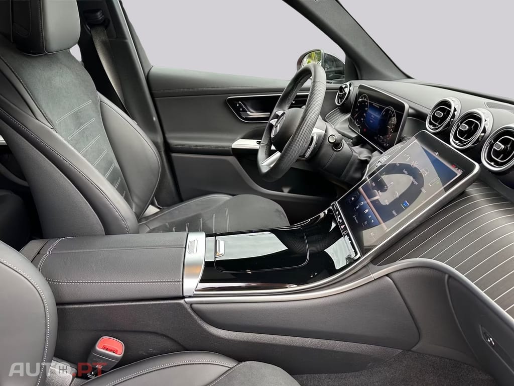 Mercedes-Benz GLC 300 I.V.A DEDUTIVEL e 4M AMG MBUX
