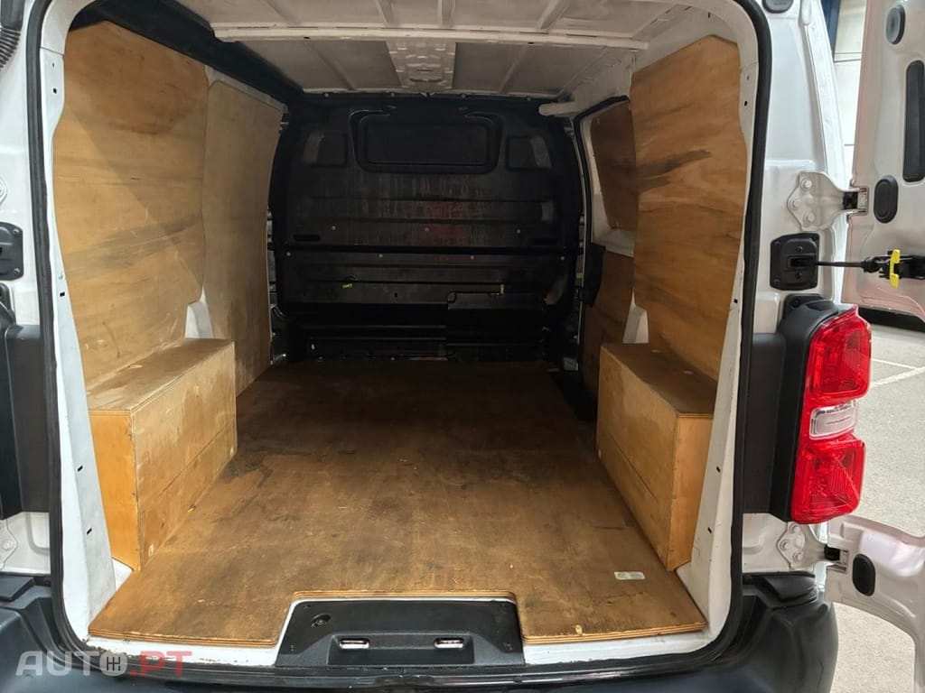 Peugeot Expert 2.0 BlueHDi Standard Premium