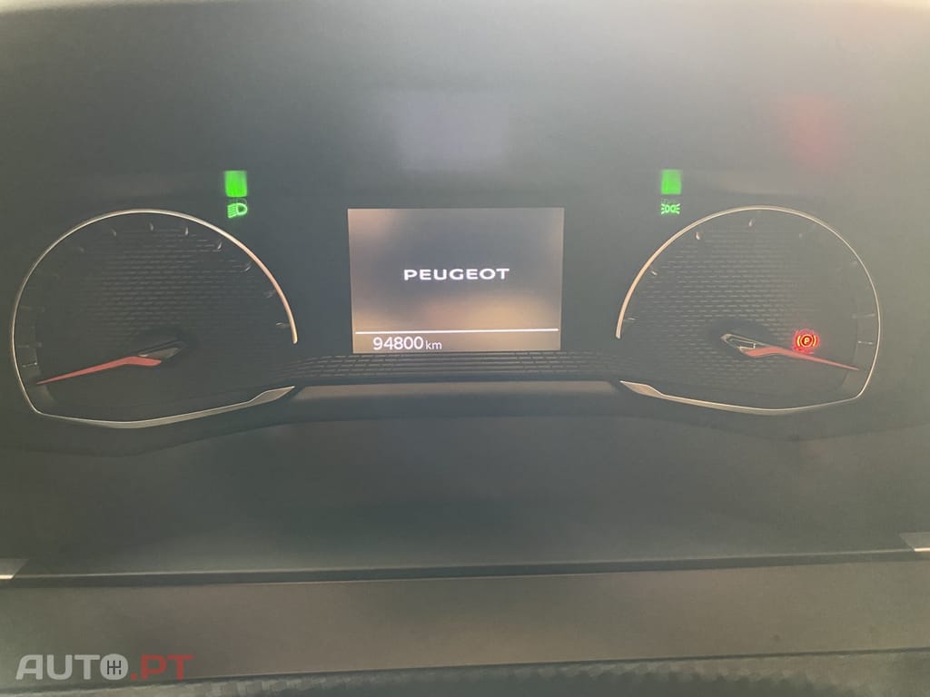 Peugeot 2008 1.5 BlueHDi Allure Pack EAT8