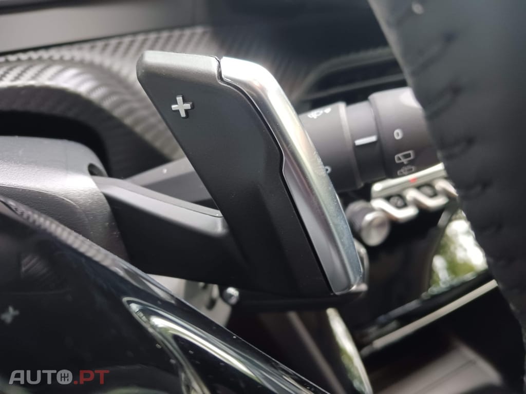 Peugeot 208 1.2 Hybrid Allure e-DCS6