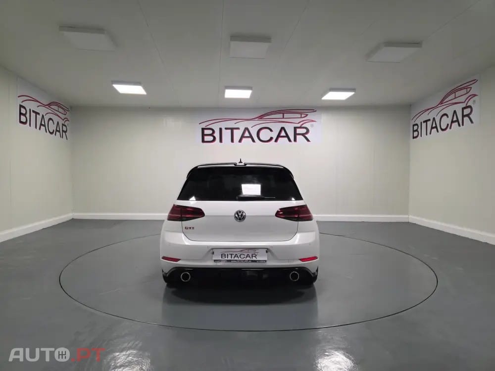 Volkswagen Golf 2.0 TSI GTI DSG Performance