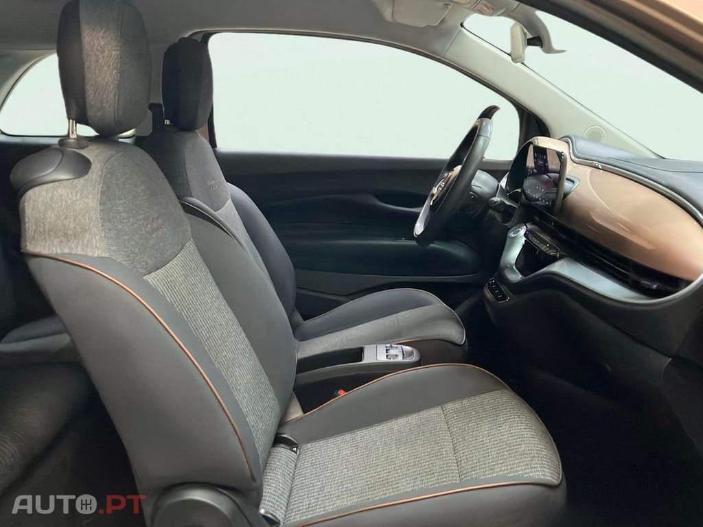 Fiat 500e Icon Plus 42 KWh
