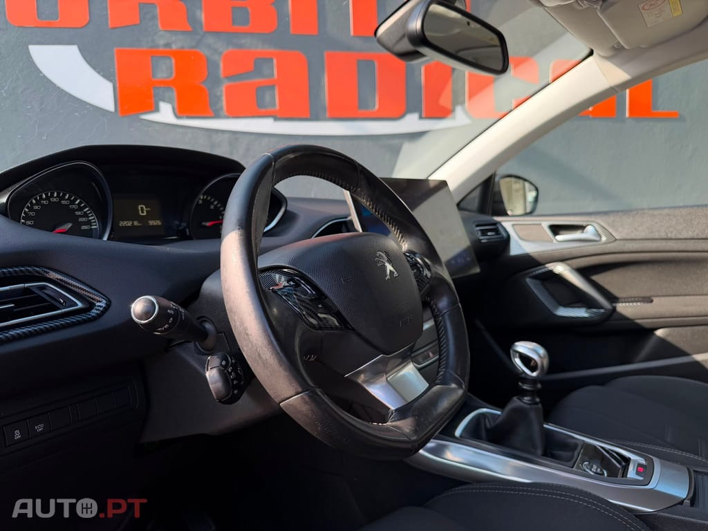 Peugeot 308 1.6 e-HDi Allure J17