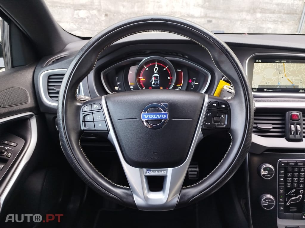 Volvo V40 2.0 D4 R-Design