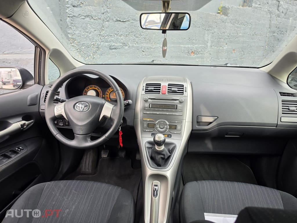 Toyota Auris 1.33 VVT-i Comfort+J16