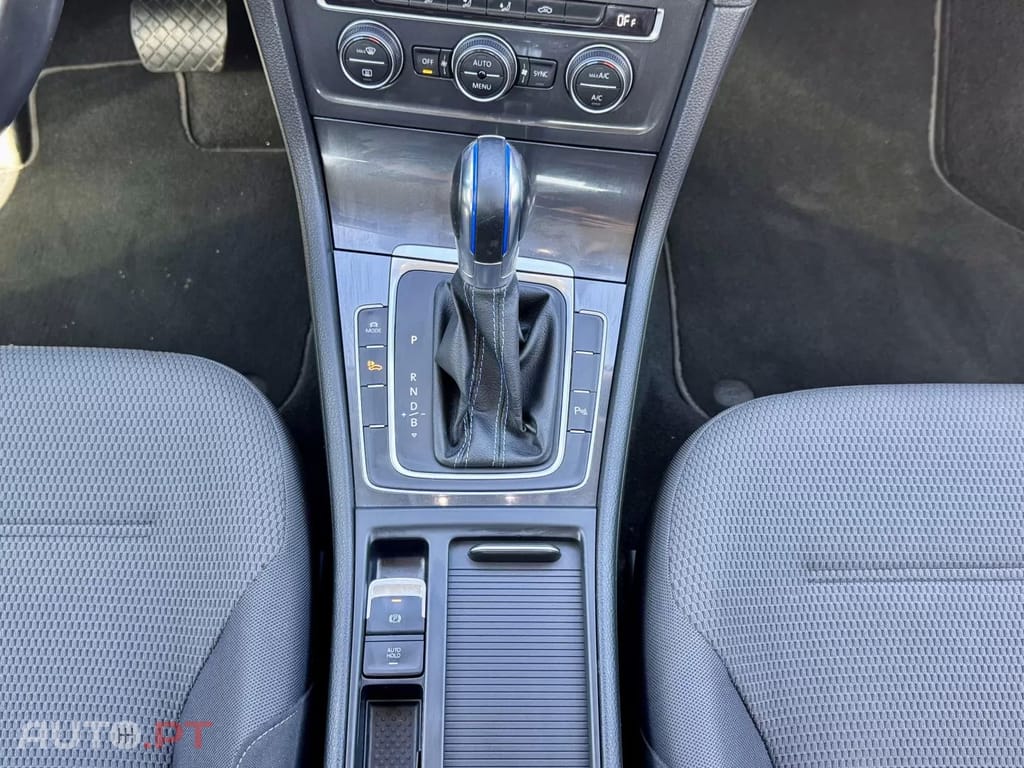 Volkswagen e-Golf Standard