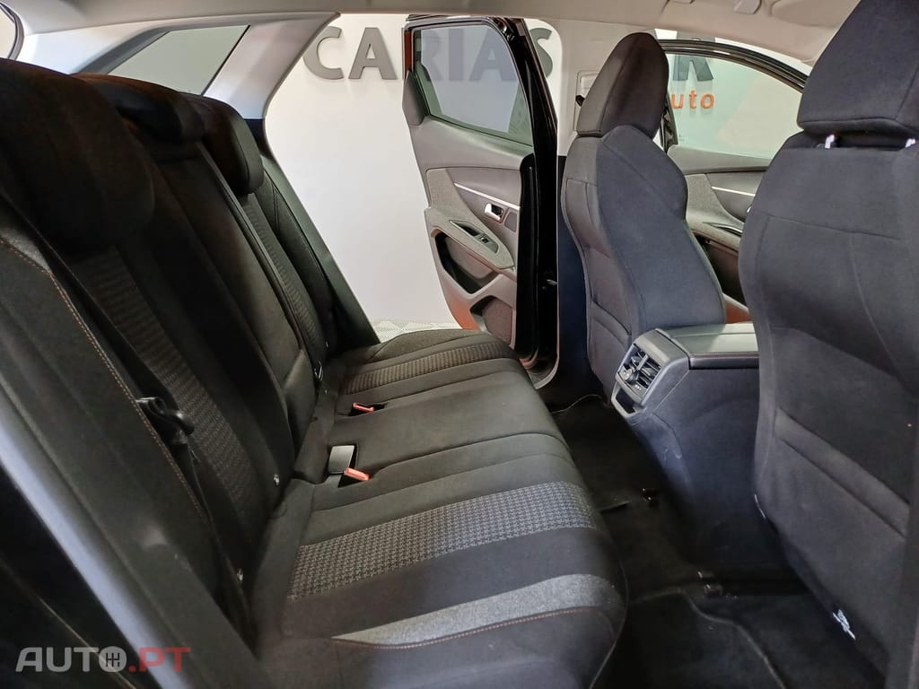 Peugeot 3008 1.5 BlueHDi Allure EAT8