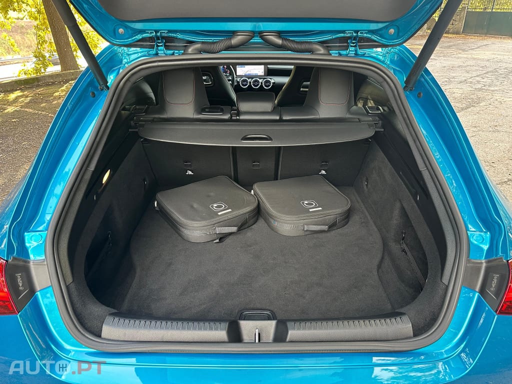 Mercedes-Benz CLA 250 e AMG Line