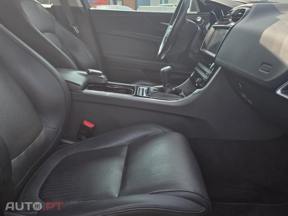 Jaguar XE 2.0 D Prestige