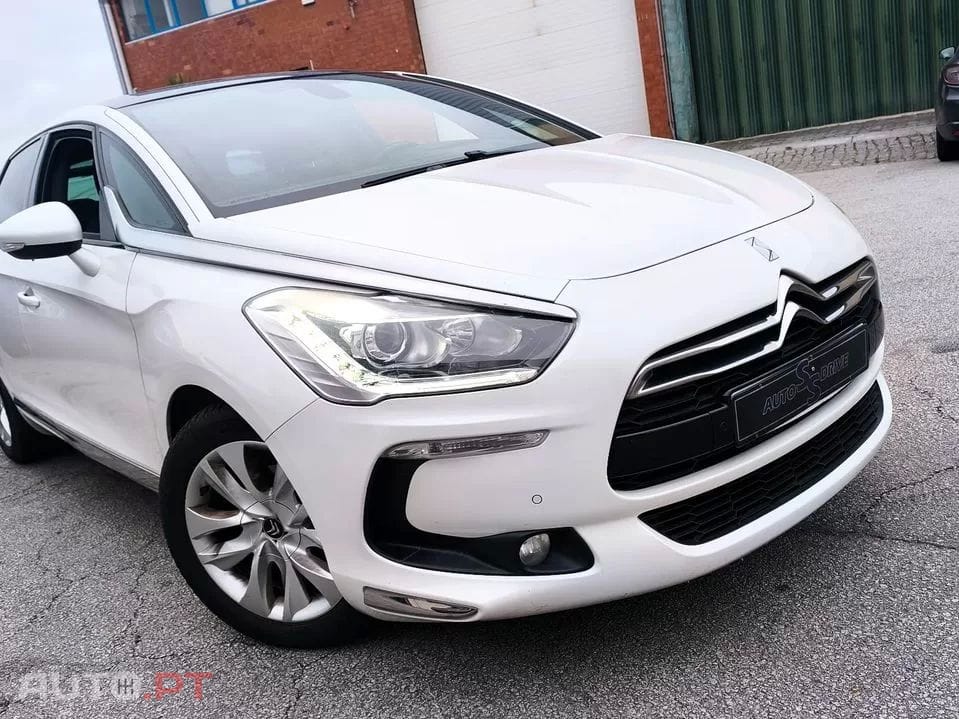 Citroen DS5 1.6 e-HDi Air. So Chic CMP6 112g