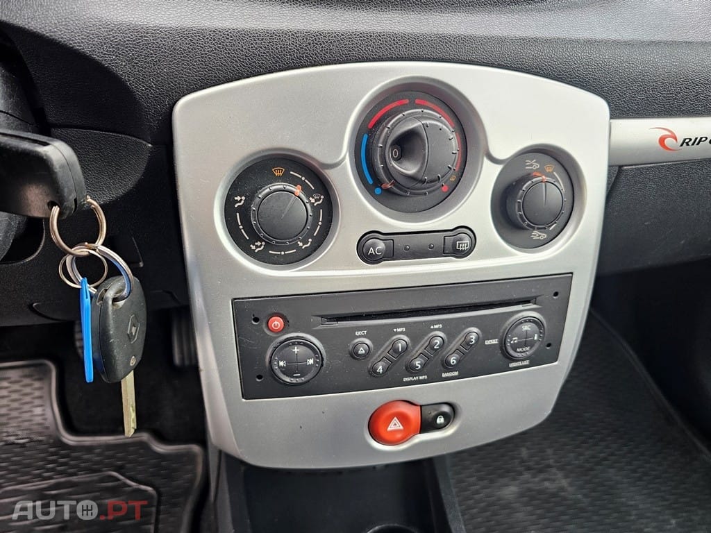 Renault Clio 1.2 16V Rip Curl