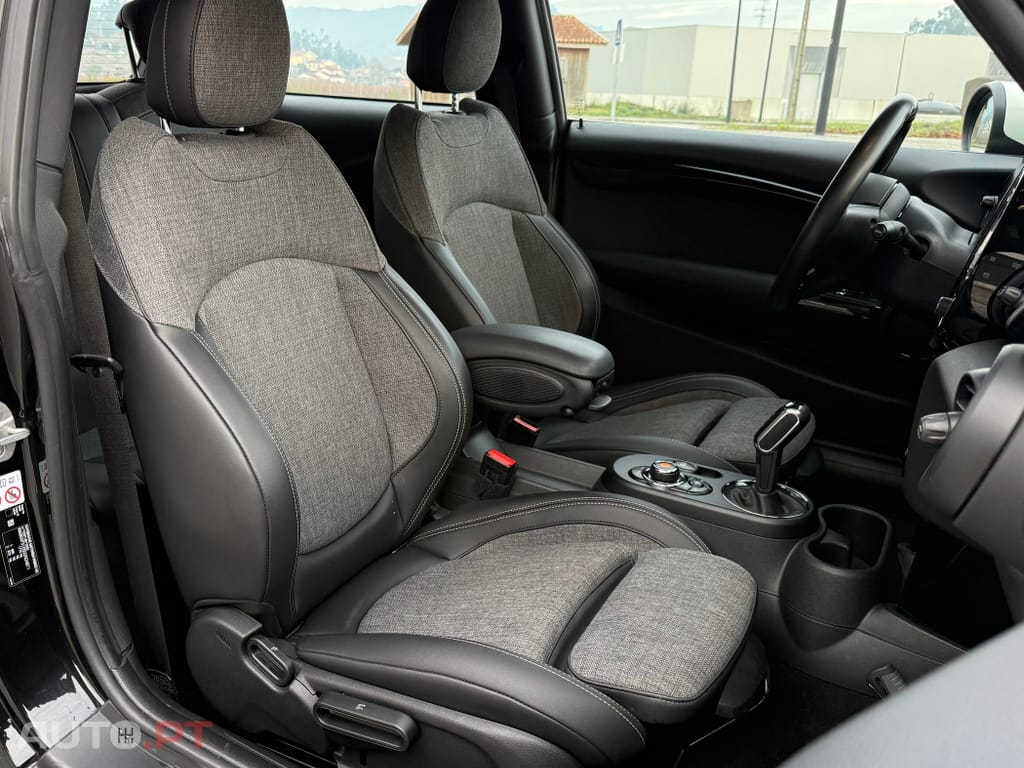 MINI Cooper Cooper SE